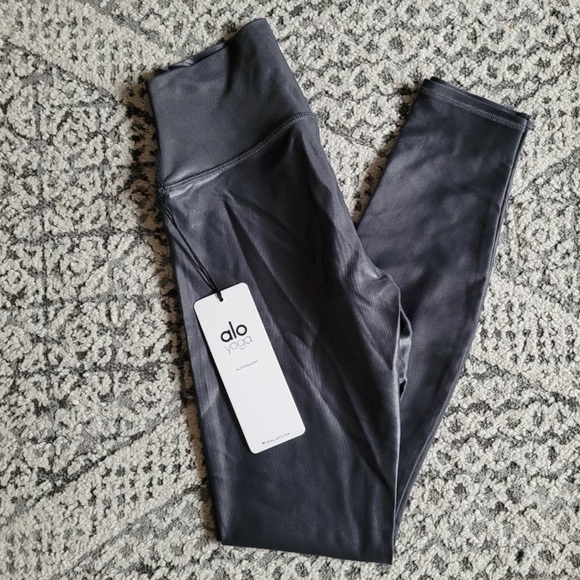 COPY - NWT Alo Yoga High Waist Shine Legging Size Small in Anthracite Shine! - Picture 1 of 5